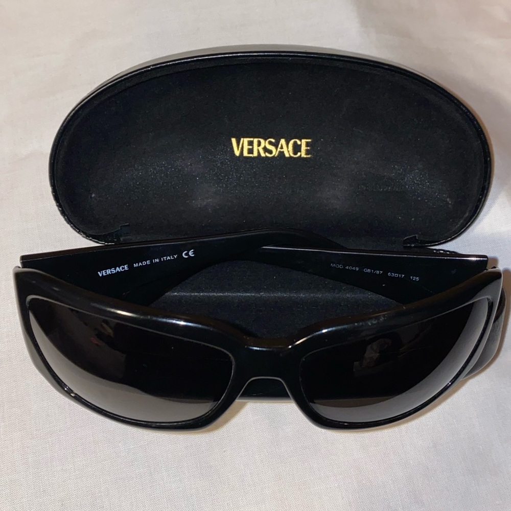 Versace Black Sunglasses - Used